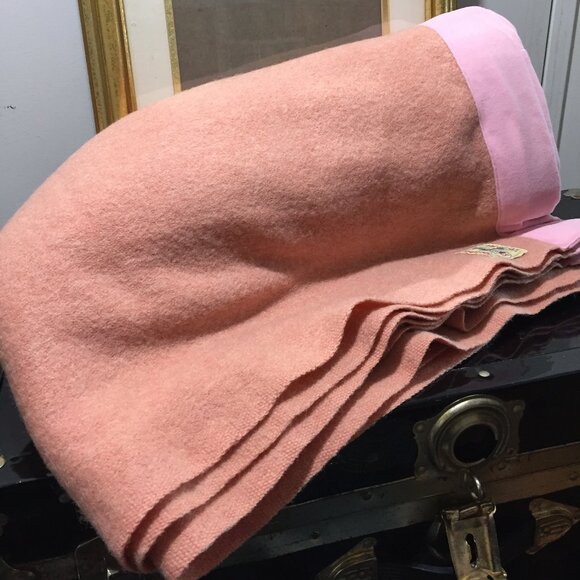 VINTAGE AYERSPUN by AYERS WOOL DOUBLE SIZE BLANKETS - Picture 6 of 7